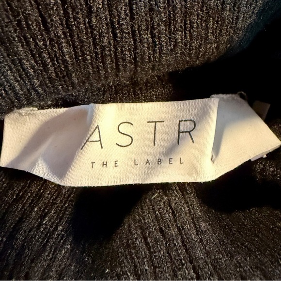 NWT ASTR The Label ‘Hi Slit Ribbed Turtleneck Sweater’ in Black Size Large - Picture 5 of 16